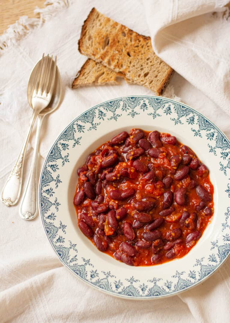 Получается густой соус, который можно использовать как гарнир, как тёплую закуску или как основное блюдо в пост.