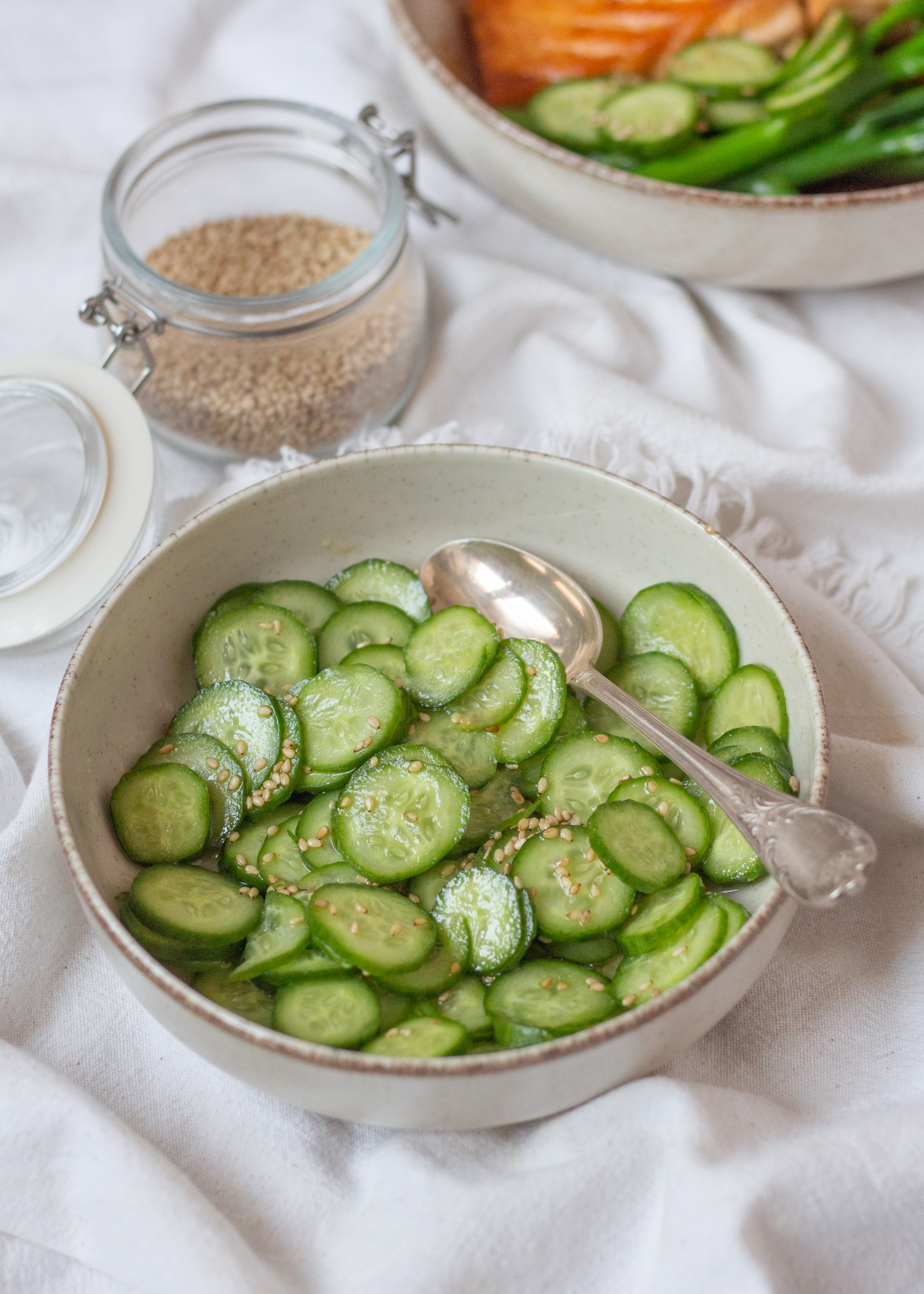 Огуречный салат с кунжутным маслом рецепт – Паназиатская кухня: Салаты. «Еда»